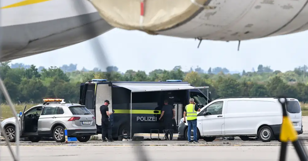 Gjendet droni i tretë pranë aeroportit gjerman  dyshohet për eksploziv nga rusët