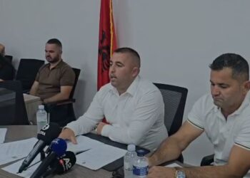Mblidhet Këshilli Bashkiak i Selenicës, Bellaj kundër bashkimit me Vlorën: Duhet të mbetemi të pavarur