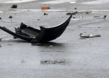 Aksident fatal në Mitrovicë–Prishtinë, humbin jetën 2 të rinj
