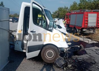 VIDEO/ Nënë e bir nga Shqipëria vdiqën në aksidentin tragjik në Greqi! Kamera e kamionit filmoi gjithçka…