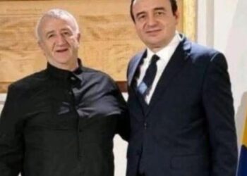 Albin Kurti në foto me të arrestuarin e dyshuar si agjent i shërbimit sekret të Serbisë, reagon Qeveria e Kosovës: Ishte takim…