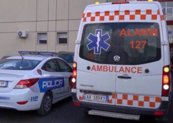 Aksident në aksin Fier-Patos/ Përplasen dy mjete, një i plagosur