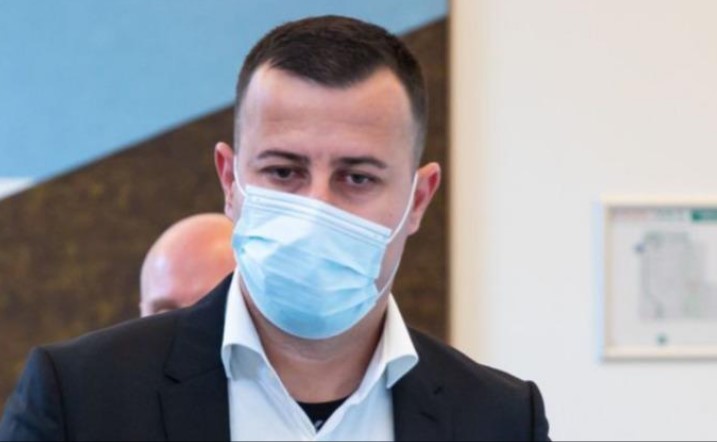 Islanda liron Angjelin Sterkajn  edhe pse u dënua me 16 vjet burg për vrasjen e Armand Beqirajt  E dëbon edhe nga ishulli