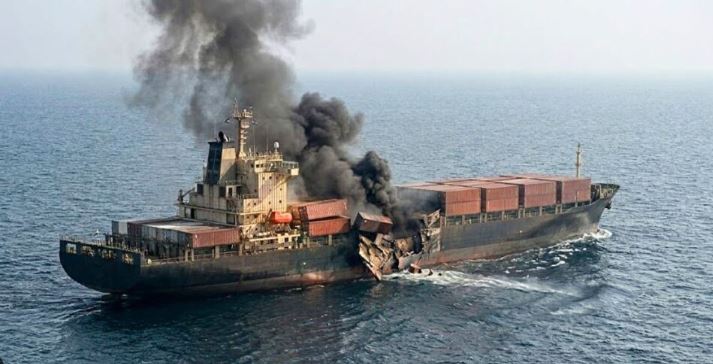 Incidenti i ri në Ngushticën e Hormuzit  sulmohet një anije  Një marinar i zhdukur  