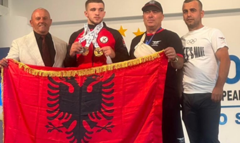 Tjetër medalje për Shqipërinë  peshëngritësi Antonino Mullisi shpallet kampion i trefishtë Europe 