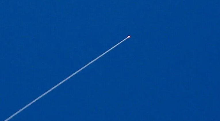 Alarm në Emirate  Aktivizohen sistemet e mbrojtjes ajrore pas kërcënimit raketor