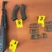 FOTO/ Dhunon dhe kanos bashkëshorten pas sherrit në familje, arrestohet i moshuari! I gjendet dhe arsenal armatimi në banesë