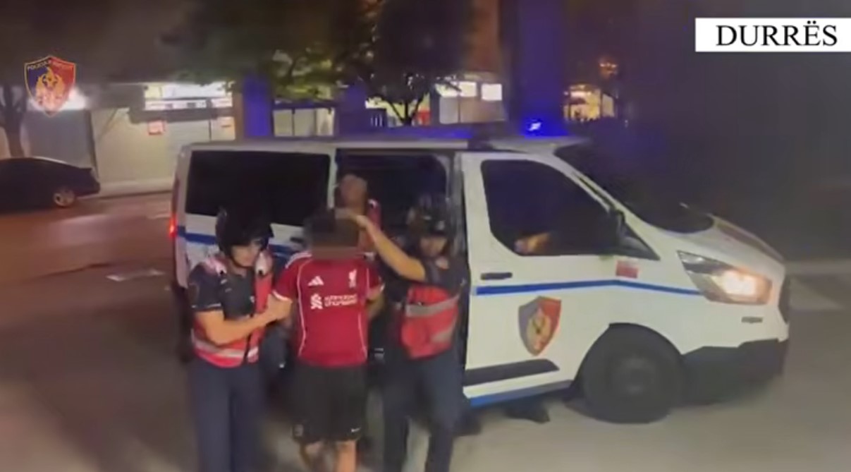 Grabiti paratë nga kasa e marketit në Durrës  kapet pas disa orësh ndjekjeje 26 vjeçari me precedentë penalë 