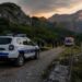 Vrasja e babë e bir në Dukagjin/ Autorët zbrazën kallashnikovin ndaj automjetit të viktimave, gjenden 50 gëzhoja në rrugë