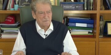 “Nismë antikushtetuese e antishqiptare”- Berisha kundër Shtetit Bektashi: Rama do të lajë paratë me Vatikanin e dytë, PD kundër! Zjarret për ‘Paketën e Maleve’…