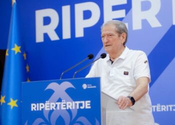 “Asnjë qindarkë nga premtimet”/ Berisha për zjarrfikësit: Qeveria po i trajton në mënyrë cinike