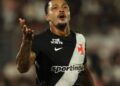 VIDEO/ Skandal në futbollin brazilian, sulmuesi vihet në hetim për trafik droge dhe armësh!