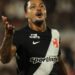 VIDEO/ Skandal në futbollin brazilian, sulmuesi vihet në hetim për trafik droge dhe armësh!