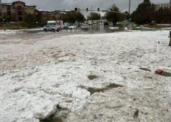 Stuhi e fuqishme në SHBA, breshëri arrin deri në 90 centimetra -