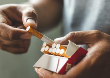 Eurostat: 1 në 6 persona konsumon duhan! Përdorimi i përditshëm është më i lartë te burrat