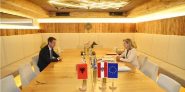 Hoxha takohet me homologen Meinl-Reisinger: Austria mbështetëse e palëkundur e rrugës së Shqipërisë drejt BE-së!