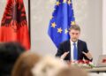 17 mijë tekste për diasporën, Hoxha zbulon planin për vitin e ri shkollor: Shpërndarja në 15 shtete të Europës, SHBA dhe Kanada