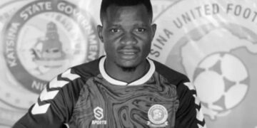 E pabesueshme në Nigeri! Futbollisti u shpall i vdekur pas kolapsit në fushë, por ringjallet në morg!