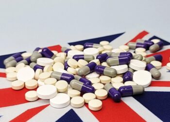 Britanikët rekord në shpërdorimin e ilaçeve! Brenda një viti hodhën në plehra 3400 tonë medikamente, do të mbushnin 75 pishina!