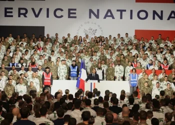 Franca krijon rezervë të re ushtarake, mijëra të rinj i bashkohen programit vullnetar