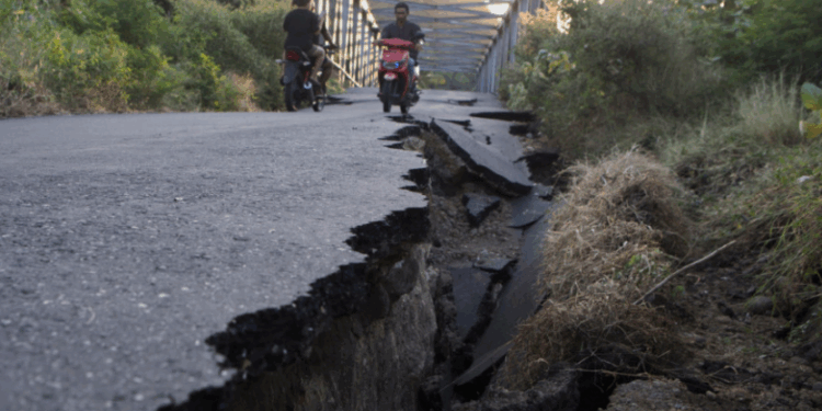 Një tërmet i fortë godet Indonezinë, sa ishte magnituda -