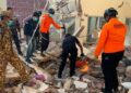 VIDEO/ Bota nuk gjen qetësi, nëj tërmet 7,7 ballë godet edhe Indonezinë! Dhjetëra të vdekur dhe shumë të plagosur! Pamjet e tmerrit!