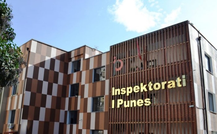 Inspektorati i Punës kontrolle të rrepta në zonat turistike  drejtori Muçaj  Në dy muaj verifikuam 891 subjekte  16 u gjobitën 