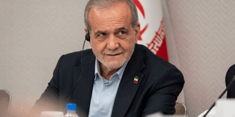 Pezeshkiyan u bën thirrje vendeve myslimane për unitet më të madh -