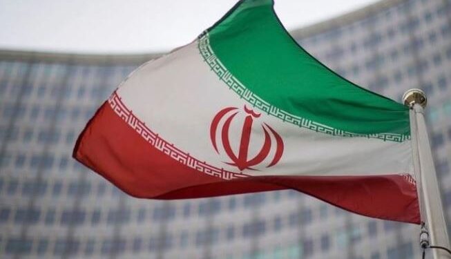 Irani në bisedime me Omanin për të krijuar një rrugë të përkohshme për anijet përmes Ngushticës së Hormuzit -