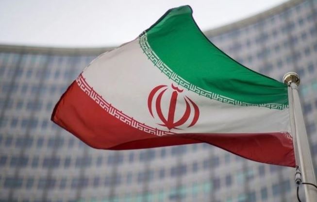 Irani në bisedime me Omanin për të krijuar një rrugë të përkohshme për anijet përmes Ngushticës së Hormuzit  