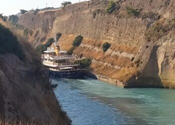VIDEO/ E pazakontë nga kanali i Korinthit, jahti superluksoz me vlerë 50 mln euro përplaset me murin! Shikoni pamjet