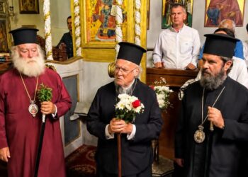 Kryepiskopi Joani në Imbros, bashkë me dy patriarkë për 65-vjetorin e Bartholomeut