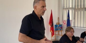 “Disa u nxituan dhe i prenë fjalën”- Kryebashkiaku i Divjakës tregon çfarë ndodhi në mbledhjen e Kuçit: Kryeministri e la bisedën e hapur për Territorialen