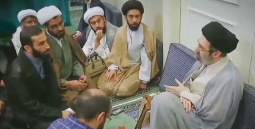 Irani publikon video të Mojtaba Khameneit pas spekulimeve për shëndetin e tij  por mediat dyshojnë se filmimi u bë para sulmit të SHBA ve