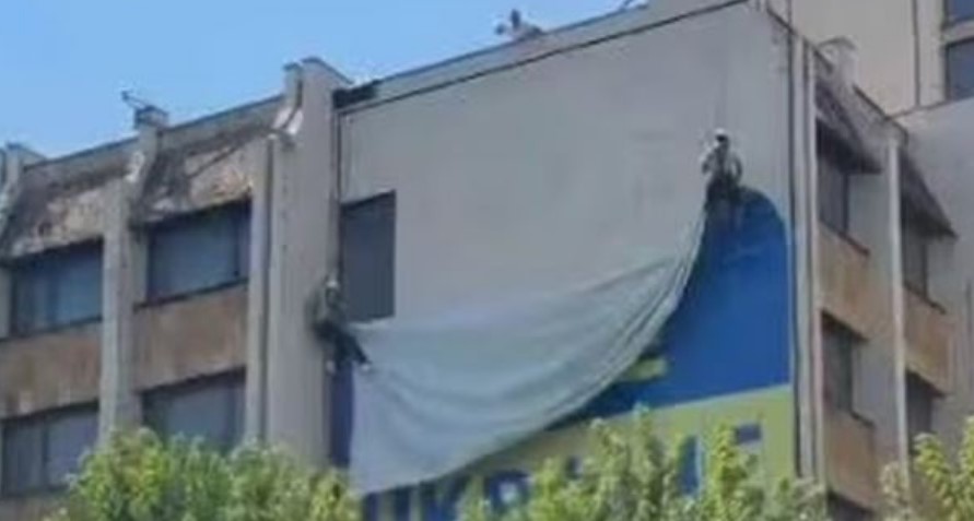 Kosova heq flamurin e Ukrainës pas deklaratës së Zelenskyt, reagon edhe Shqipëria: Heqja e paraleleve, e gabuar!