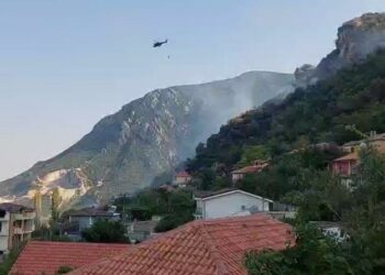 Zjarret në Krujë, normalizohet situata dhe izolohen vatrat në Abaze e Zidoll