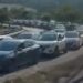 VIDEO/ Rikthehen radhët kilometrike në Kakavijë, fluks i lartë udhëtarësh dhe mjetesh në kufirin Shqipëri-Greqi!