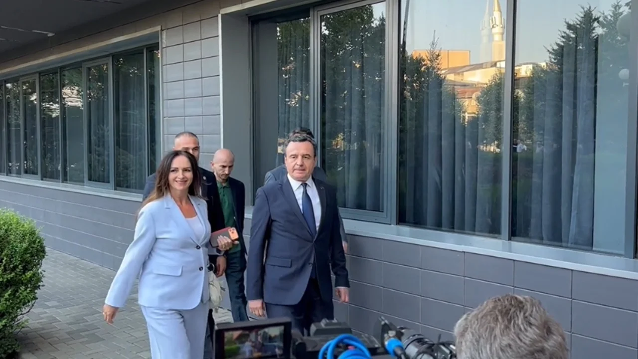 Kurti  pas takimit me Abdixhikun  Kemi biseduar për emra të përveçëm për Presidentin  besimi është rritur