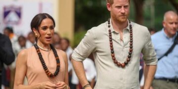 Princi Harry dhe Meghan Markle zbarkojnë sot në Britani bashkë me fëmijët, do nisin një jetë të re!