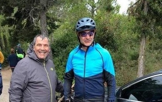 Kryeministri grek Mitsotakis përfshihet në aksident  rrëzohet nga biçikleta dhe përfundon në spital 