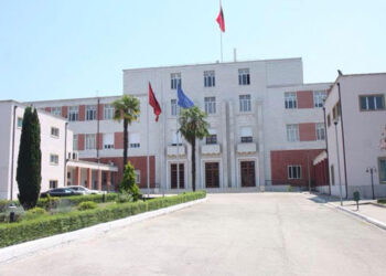Nga “ankandi elektronik” te “sekretet shtetërore”, Ministria e Mbrojtjes prezanton ligjin e ri për prokurimet