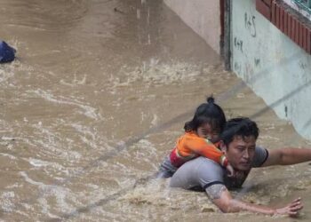 VIDEO/ Katastrofë në Nepal, të paktën 31 të vdekur dhe shumë të zhdukur nga përmbytjet masive e rrëshqitjet!