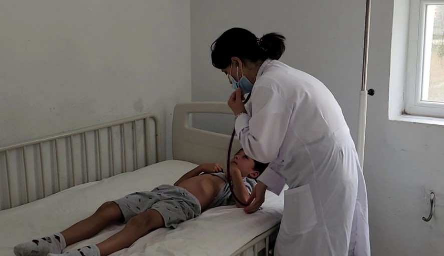 Viroza  verë dhe pushime  shtohet fluksi i pacientëve në qendrat shëndetësore  fëmijët më të prekurit 