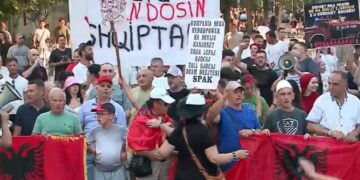 Mbahet protesta e 87-të para Kryeministrisë, përsëriten kërkesat kundër Qeverisë!