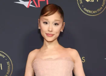 Nuk e përballon më presionin”/ Ariana Grande pezullon aktivitetet publike dhe heq dorë nga projekti i madh në Londër