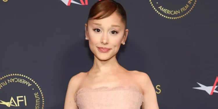 Nuk e përballon më presionin”/ Ariana Grande pezullon aktivitetet publike dhe heq dorë nga projekti i madh në Londër