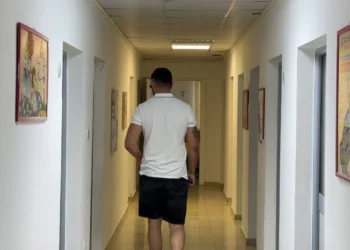 Fluks në Pediatrinë e Vlorës, deri në 80 vizita ditore nga virozat dhe alergjitë