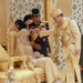 Sulltani i Bruneit përjashton nusen e djalit nga familja mbretërore dhe i heq të gjithë titujt