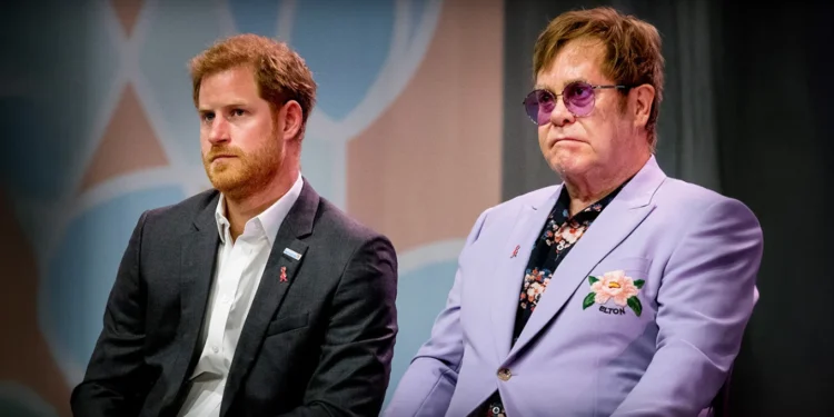 Humbin çështjen për shkeljen e privatësisë/ Princi Harry, Elton John dhe Liz Hurley duhet t’i paguajnë Daily Mail 9.54 milionë paund