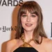 Dakota Johnson ndahet nga muzikanti 29-vjeçar, lidhja e tyre u bë publike përmes një kënge